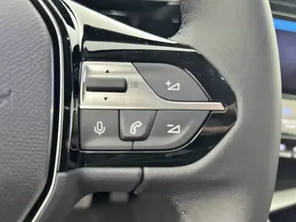 Photo 18 Peugeot 308  SW Hybrid 145 e-DCS6