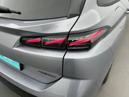 Photo 16 Peugeot 308  SW Hybrid 145 e-DCS6