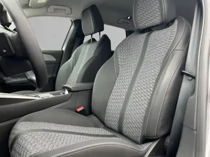 Photo 10 Peugeot 308  SW Hybrid 145 e-DCS6