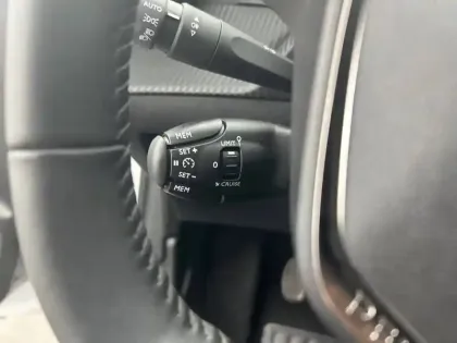 Photo 19 Peugeot 208  PureTech 75 S&S BVM5