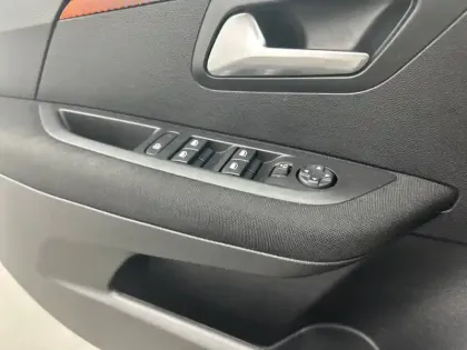 Photo 14 Peugeot 208  PureTech 75 S&S BVM5