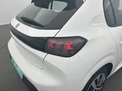 Photo 16 Peugeot 208  PureTech 75 S&S BVM5