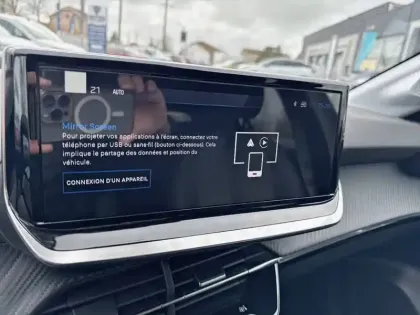 Photo 17 Peugeot 208  Hybrid 110 ch e-DCS6