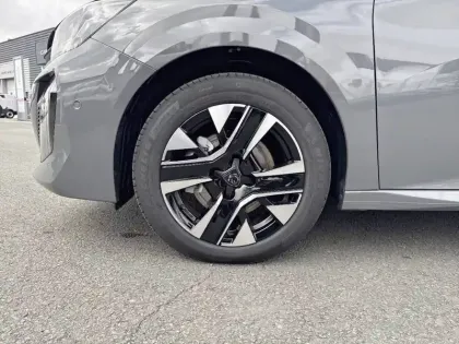 Photo 12 Peugeot 208  Hybrid 110 ch e-DCS6