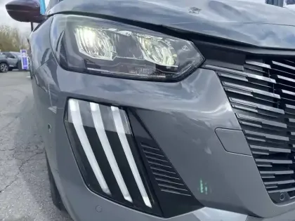 Photo 15 Peugeot 208  Hybrid 110 ch e-DCS6