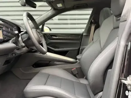 Photo 48 Porsche Macan  Turbo 639 ch