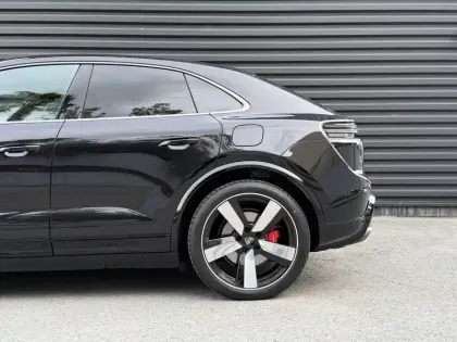 Photo 52 Porsche Macan  Turbo 639 ch