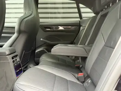 Photo 46 Porsche Macan  Turbo 639 ch