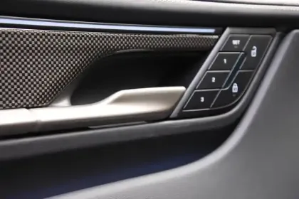 Photo 25 Porsche Macan  Turbo 639 ch