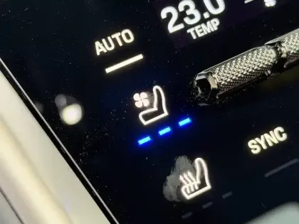 Photo 13 Porsche Macan  Turbo 639 ch