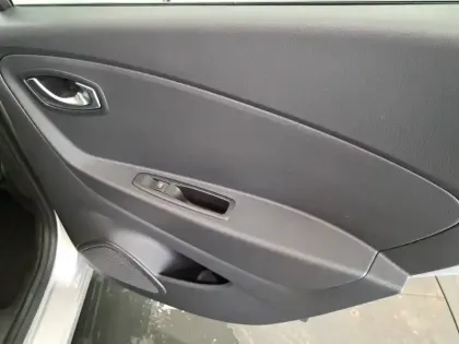 Photo 21 Renault Captur  TCe 90 E6C