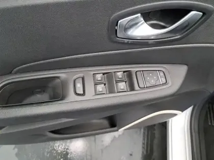 Photo 26 Renault Captur  TCe 90 E6C