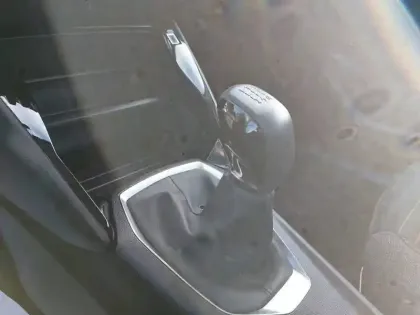 Photo 33 Peugeot 208  PureTech 75 S&S BVM5