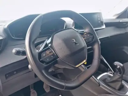 Photo 8 Peugeot 208  PureTech 75 S&S BVM5