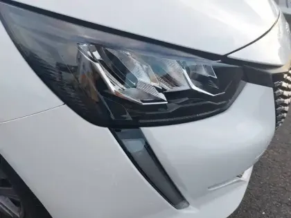 Photo 15 Peugeot 208  PureTech 75 S&S BVM5