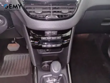 Photo 34 Peugeot 2008  PureTech 110ch S&S EAT6