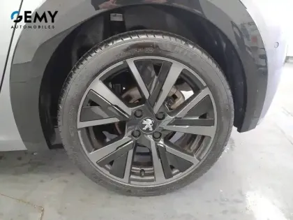 Photo 31 Peugeot 208  PureTech 130 S&S EAT8