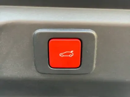 Photo 35 Peugeot 3008  Hybrid 145 e-DCS6