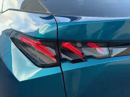 Photo 58 Peugeot 3008  Hybrid 145 e-DCS6