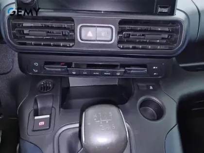 Photo 13 Peugeot Rifter  Standard PureTech 110 S&S BVM6