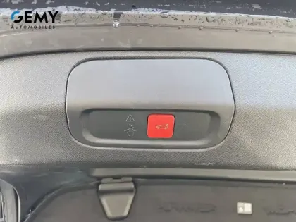 Photo 13 Peugeot 408  PureTech 130 ch S&S EAT8