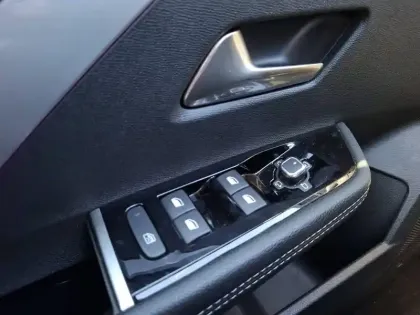 Photo 32 Opel Astra  1.5 Diesel 130 ch BVA8