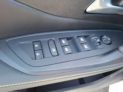 Photo 19 Peugeot 308  Electrique 55 kWh 156ch