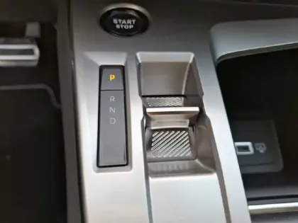 Photo 13 Peugeot 308  Electrique 55 kWh 156ch