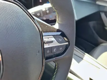 Photo 21 Peugeot 308  Electrique 55 kWh 156ch