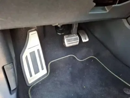 Photo 31 Peugeot 308  Electrique 55 kWh 156ch