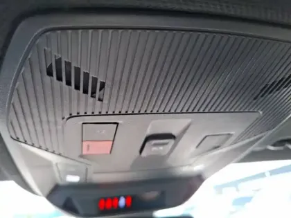 Photo 14 Peugeot 308  Electrique 55 kWh 156ch