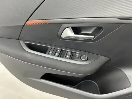 Photo 14 Peugeot 208  PureTech 75 S&S BVM5