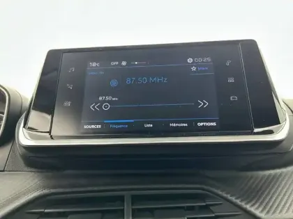 Photo 18 Peugeot 208  PureTech 75 S&S BVM5