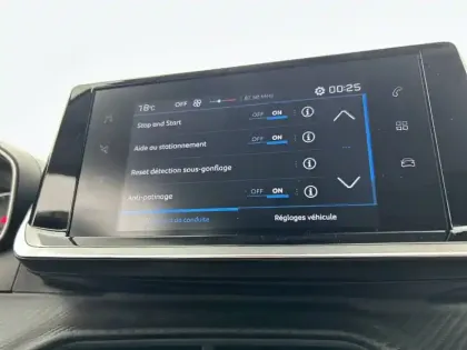 Photo 23 Peugeot 208  PureTech 75 S&S BVM5