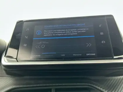 Photo 19 Peugeot 208  PureTech 75 S&S BVM5