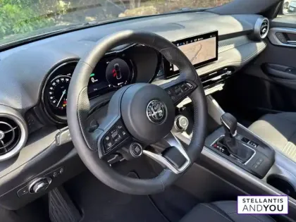 Photo 17 Alfa Romeo Tonale  1.3 Hybride Rechargeable PHEV 190ch AT6 e-Q4