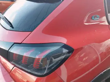 Photo 16 Peugeot 208  Electrique 50 kWh 136ch