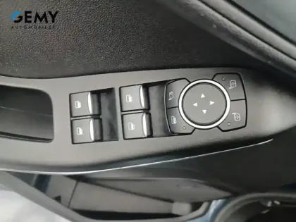 Photo 11 Ford Fiesta Gén. V Ph1 Titanium 5