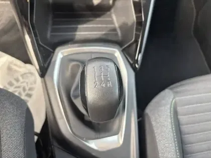 Photo 13 Peugeot 208  PureTech 75 S&S BVM5