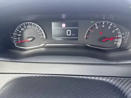 Photo 29 Peugeot 208  PureTech 75 S&S BVM5