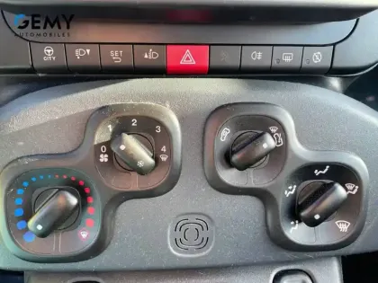 Photo 12 Fiat Panda  1.0 70 ch Hybrid BSG S/S