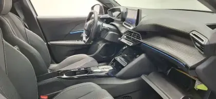 Photo 107 Peugeot 2008  Hybrid 136 e-DCS6