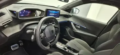 Photo 101 Peugeot 2008  Hybrid 136 e-DCS6