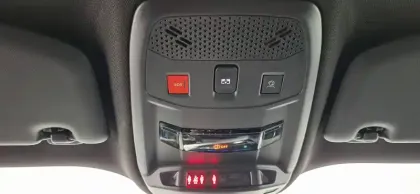 Photo 17 Peugeot 2008  Hybrid 136 e-DCS6