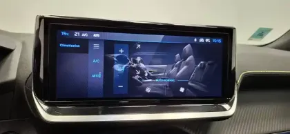 Photo 114 Peugeot 2008  Hybrid 136 e-DCS6