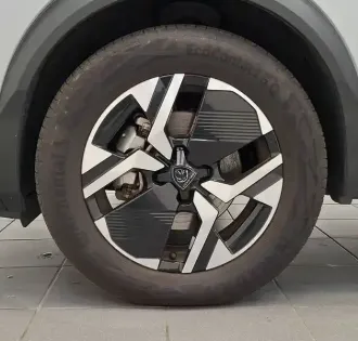 Photo 98 Peugeot 2008  Hybrid 136 e-DCS6