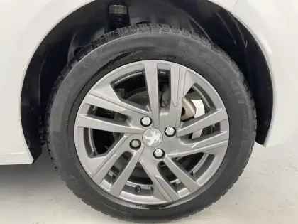 Photo 15 Peugeot 208  PureTech 100 S&S BVM6