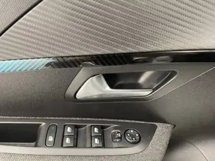 Photo 31 Peugeot 208  PureTech 100 S&S BVM6