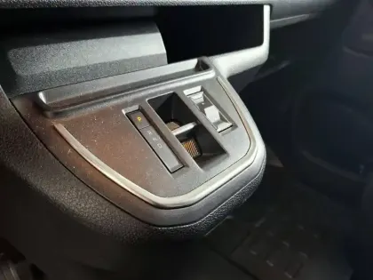 Photo 29 Peugeot Expert  CA FIXE M DIESEL 150 CH MANUELLE