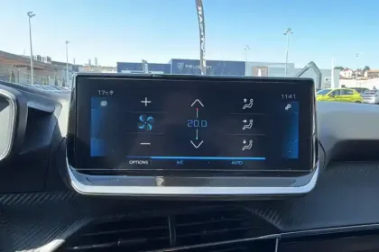 Photo 23 Peugeot 2008  PureTech 130 S&S EAT8